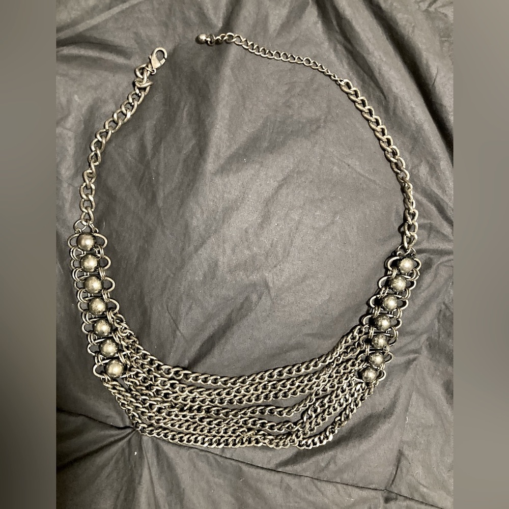 Metal necklace